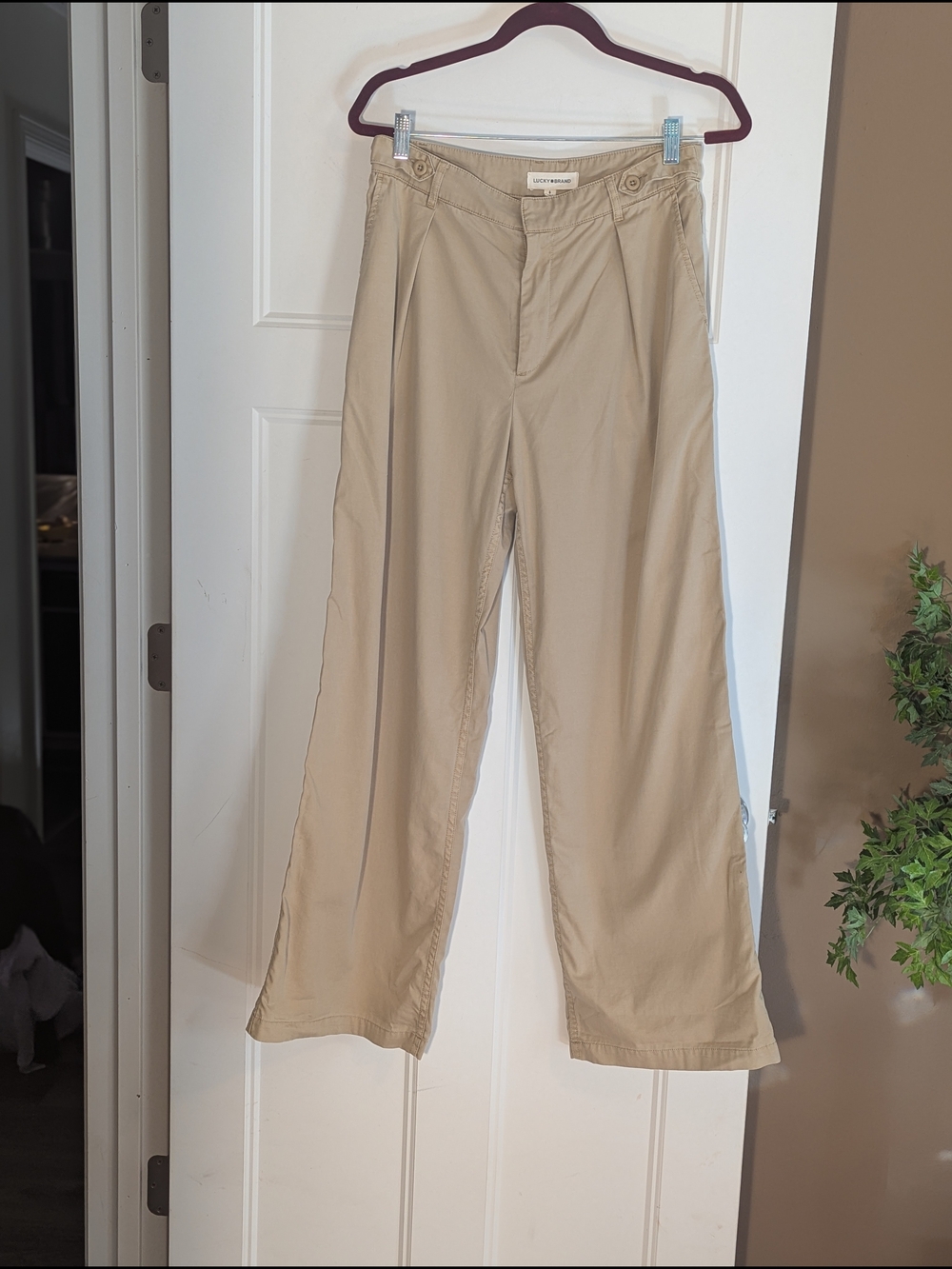 Lucky Brand High Rise Pleated Wide Leg Trousers. 100% Cotton. Size 6.